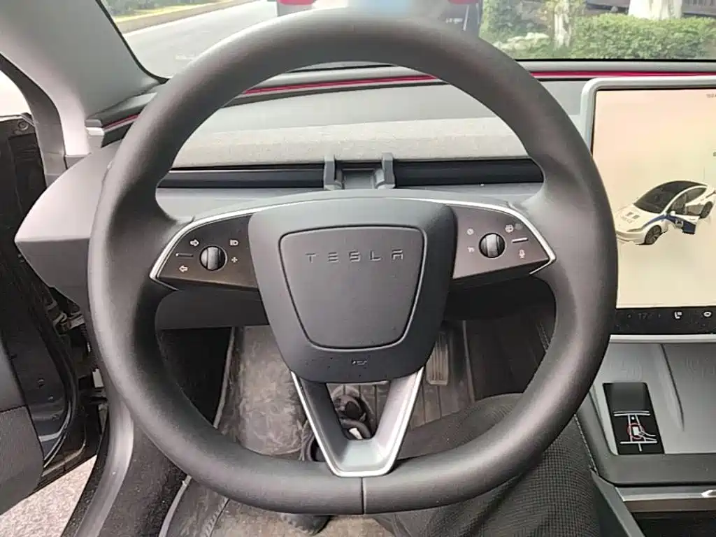Tesla Model 3 — миниатюра 11