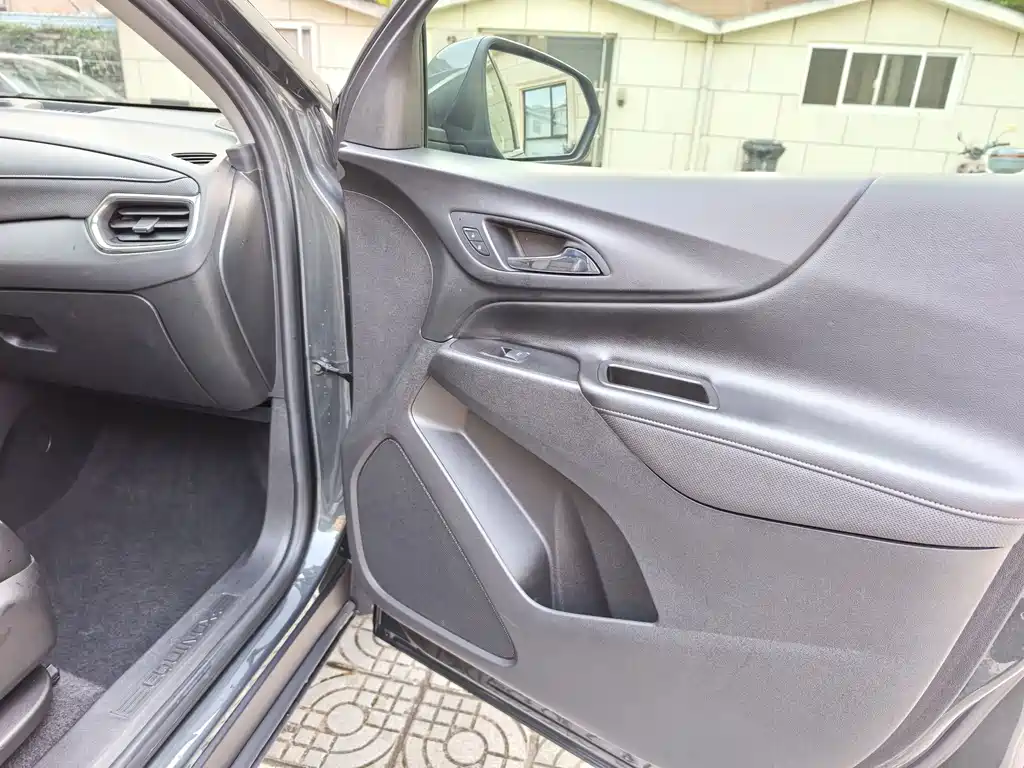 Chevrolet Equinox — миниатюра 8