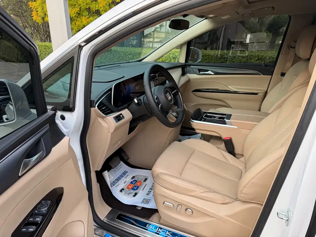 Buick GL8 Hybrid — миниатюра 4
