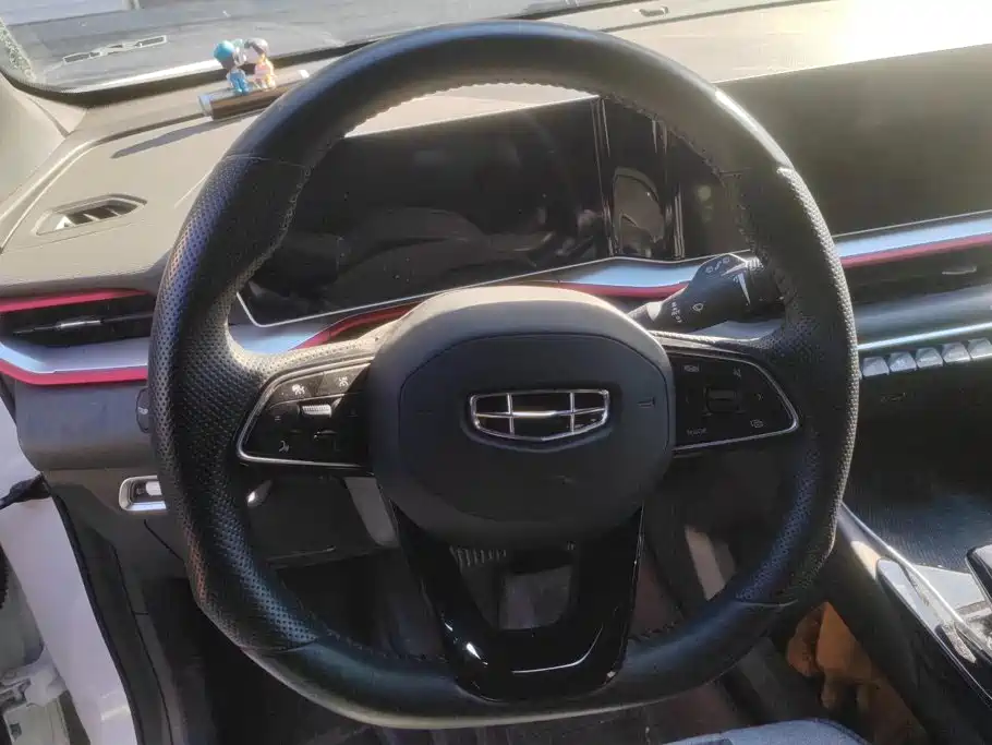 Geely Binyue — миниатюра 15