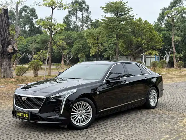 CADILLAC CT6