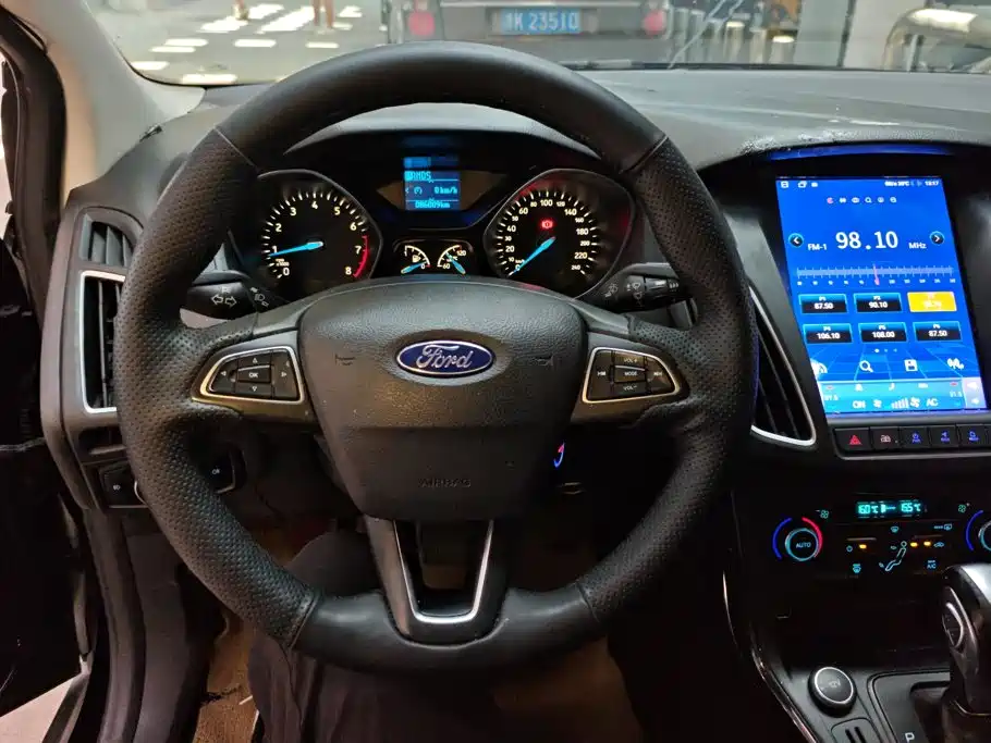 Ford Focus — миниатюра 15