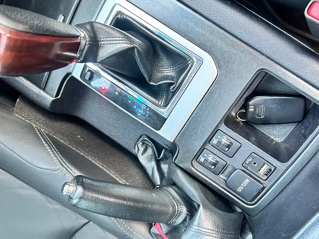 Toyota Prado — миниатюра 14