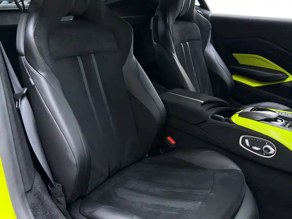 Aston Martin V8 Vantage — миниатюра 14