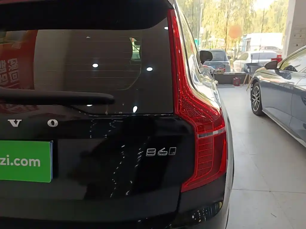 Volvo XC90 — миниатюра 8