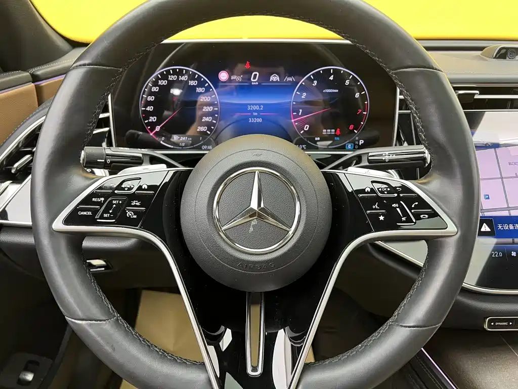 Mercedes-Benz E-Class — миниатюра 9