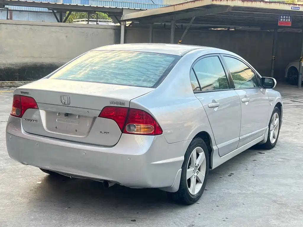 Honda Civic — миниатюра 4