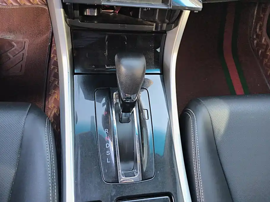 Honda Accord — миниатюра 16