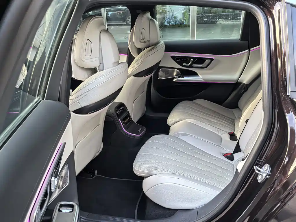 Mercedes-Benz E-Class — миниатюра 5