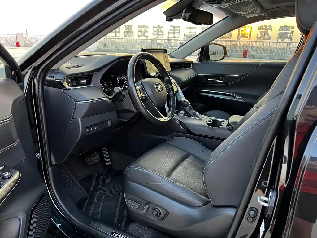 Toyota Harrier — миниатюра 4