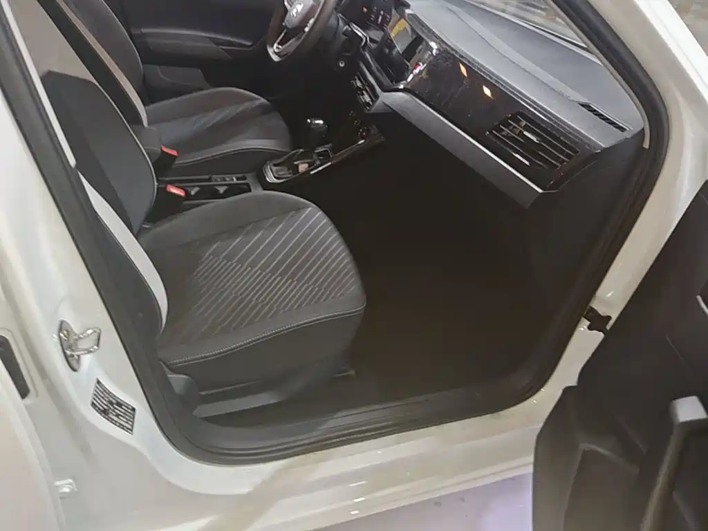 Volkswagen Lavida — миниатюра 25