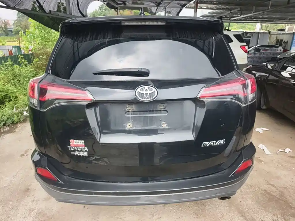 Toyota RAV4 — миниатюра 6