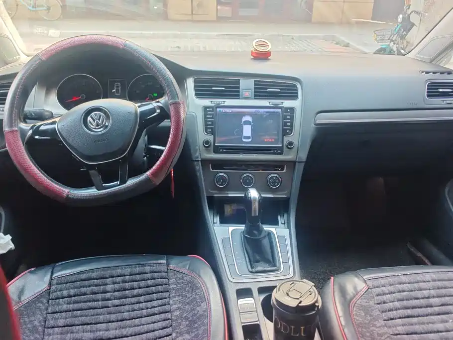 Volkswagen Golf — миниатюра 12