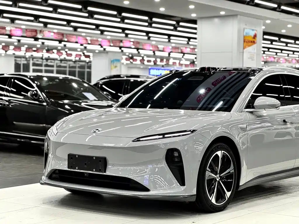 NIO NIO ET5T