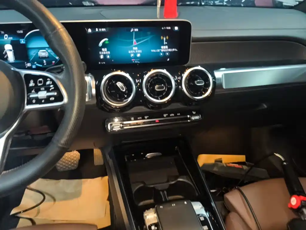 Mercedes-Benz GLB — миниатюра 13