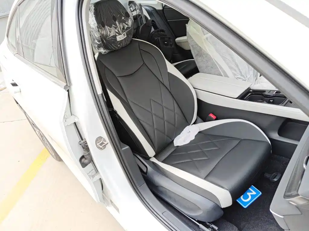 Volkswagen Sagitar — миниатюра 25