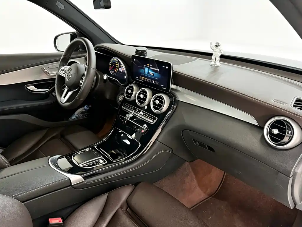 Mercedes-Benz GLC — миниатюра 10