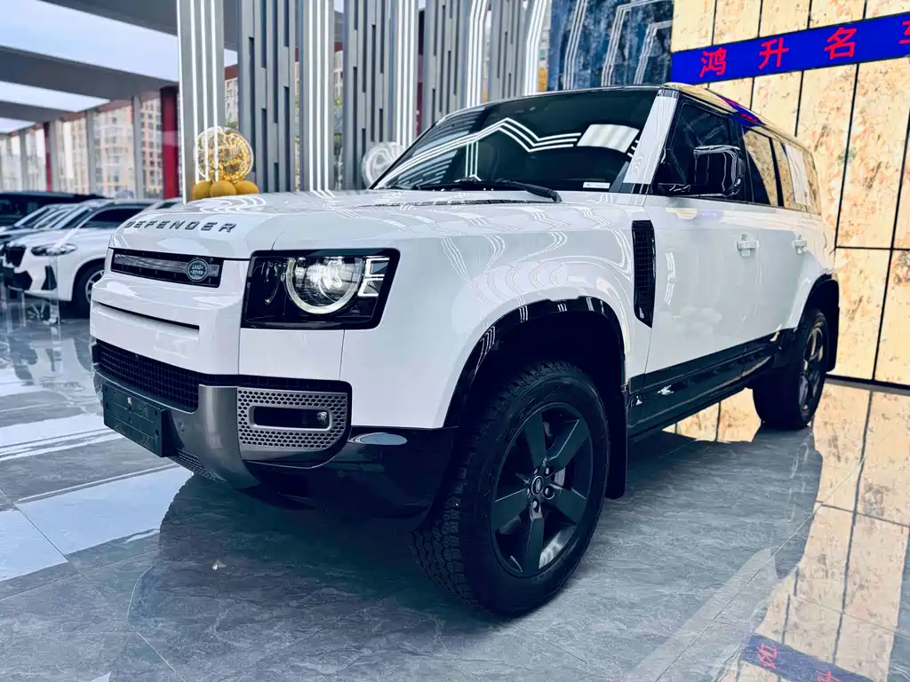 Land Rover Defender 2024