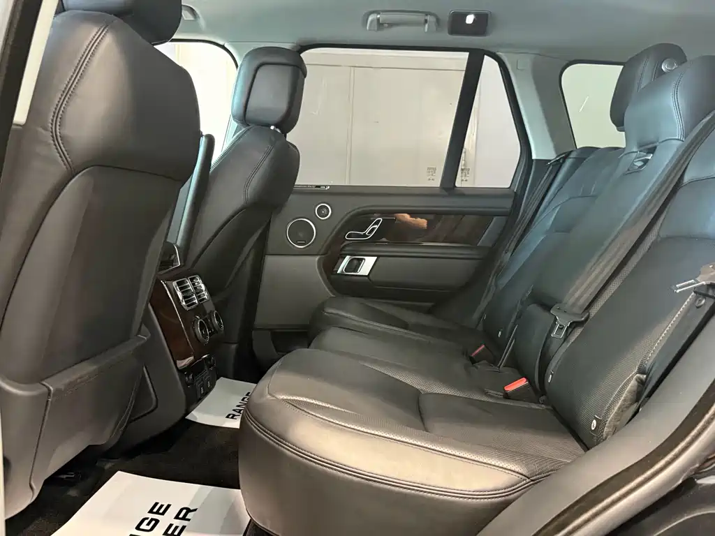 Land Rover Range Rover — миниатюра 8