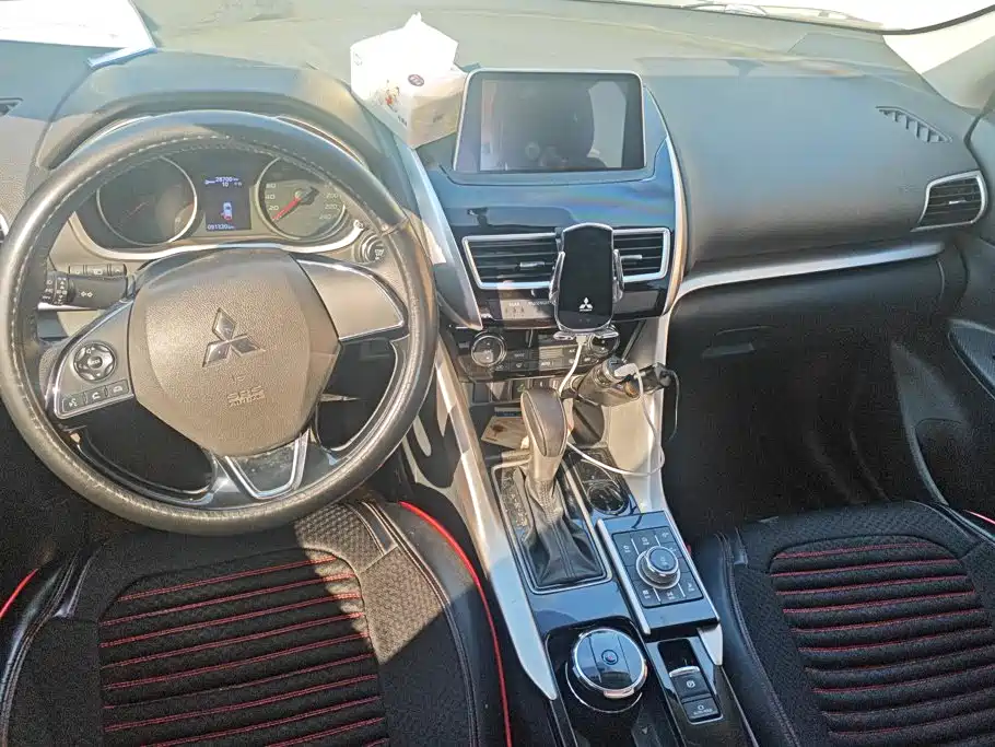 Mitsubishi Eclipse Cross — миниатюра 12