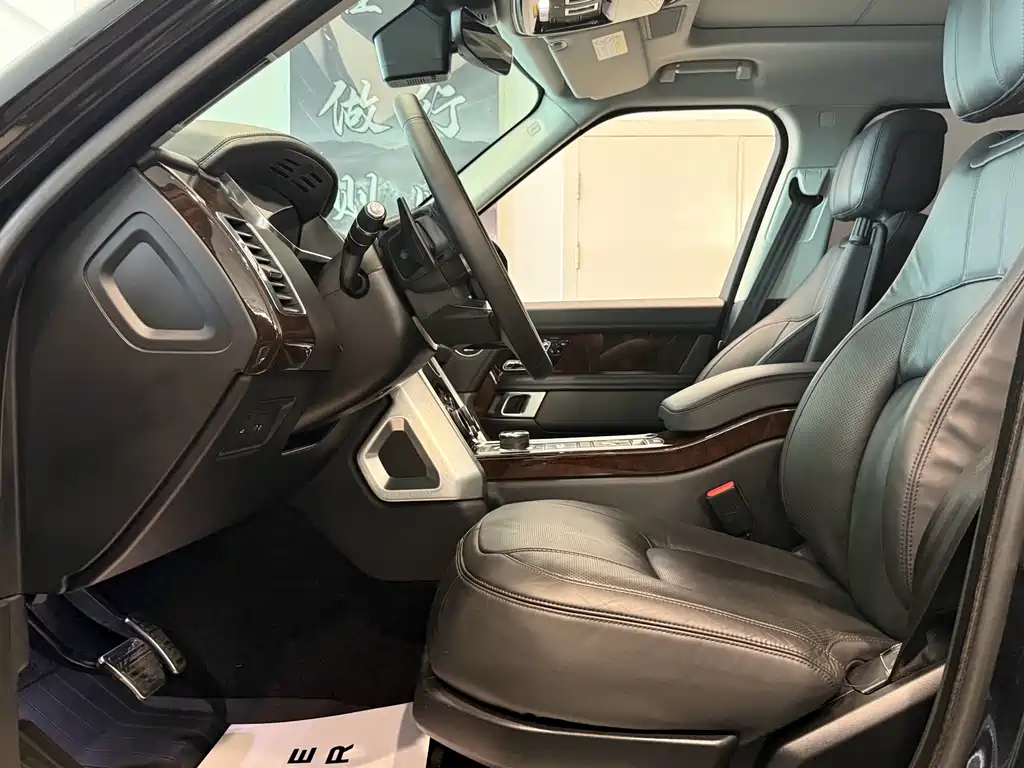 Land Rover Range Rover — миниатюра 4