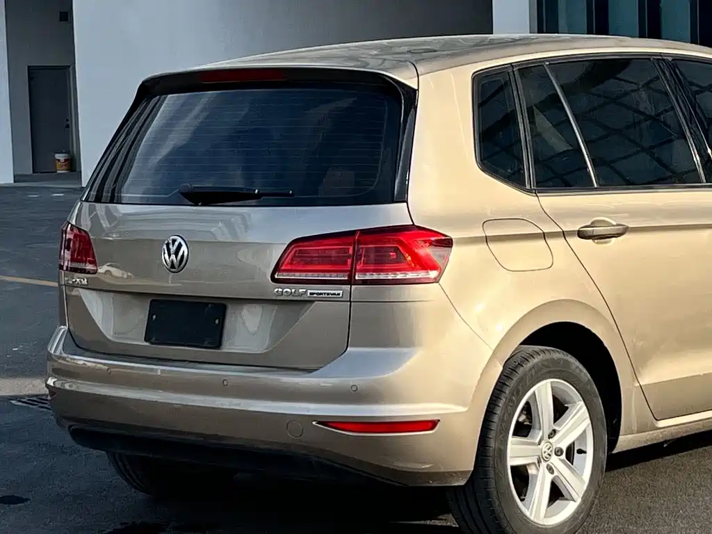 VOLKSWAGEN GOLF*JIAYU