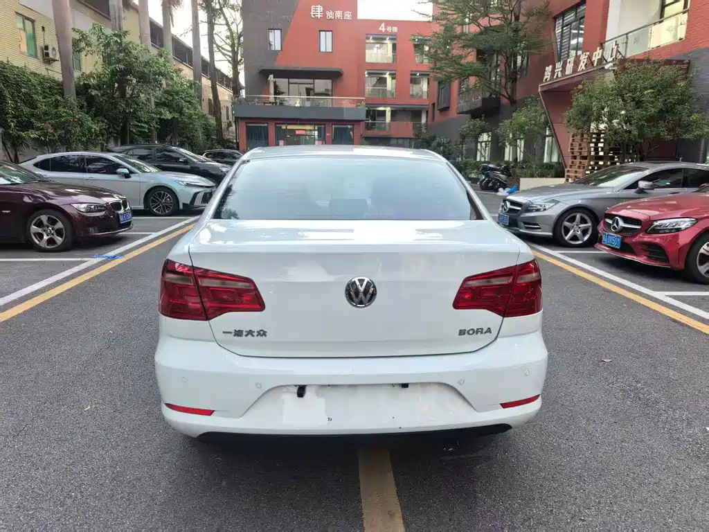 Volkswagen Bora — миниатюра 6
