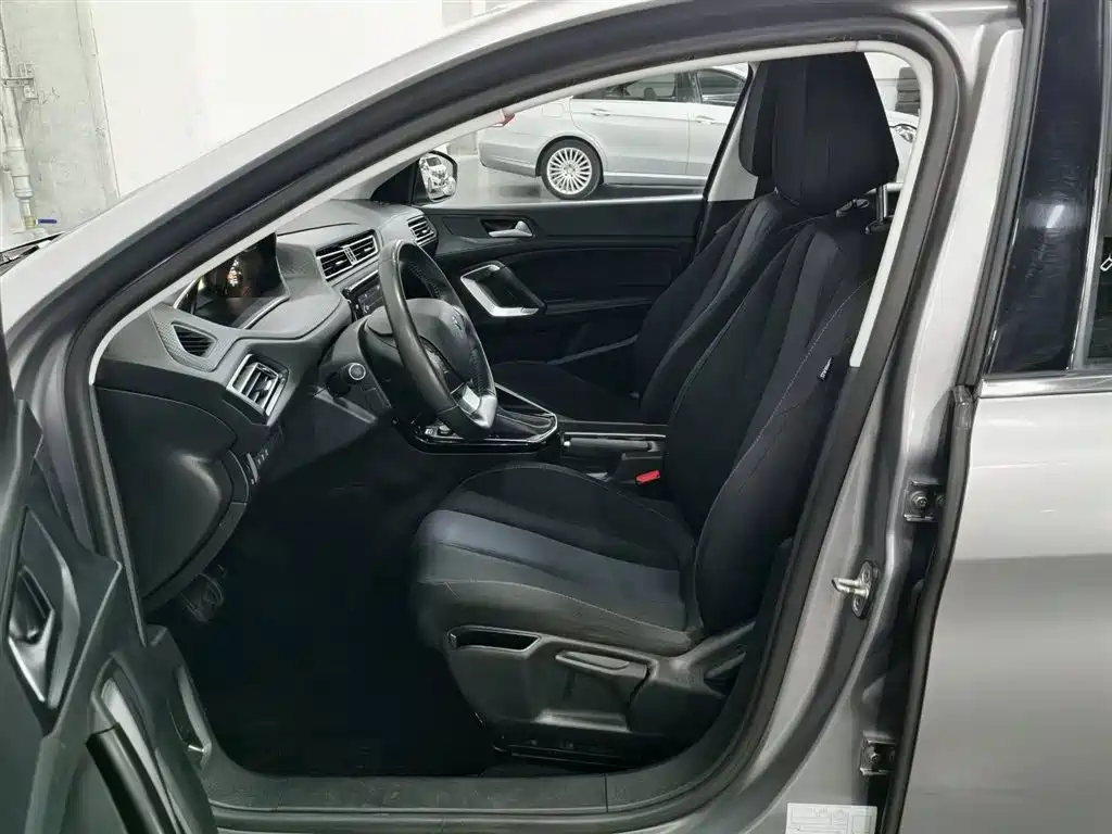 Peugeot 308 2016 230THP AT Luxury
