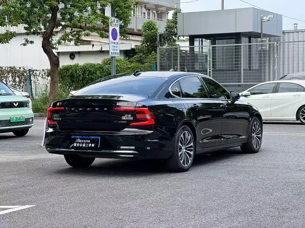 Volvo S90 — миниатюра 9