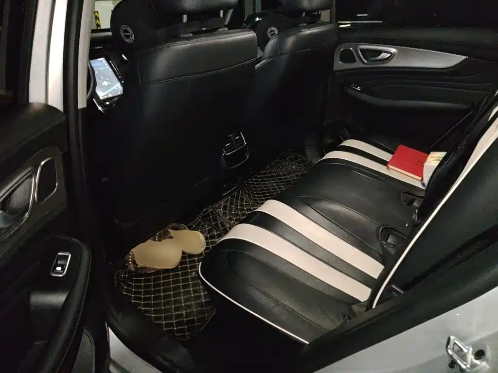 Roewe RX5 MAX — миниатюра 18