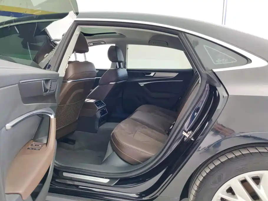Audi A7L — миниатюра 11