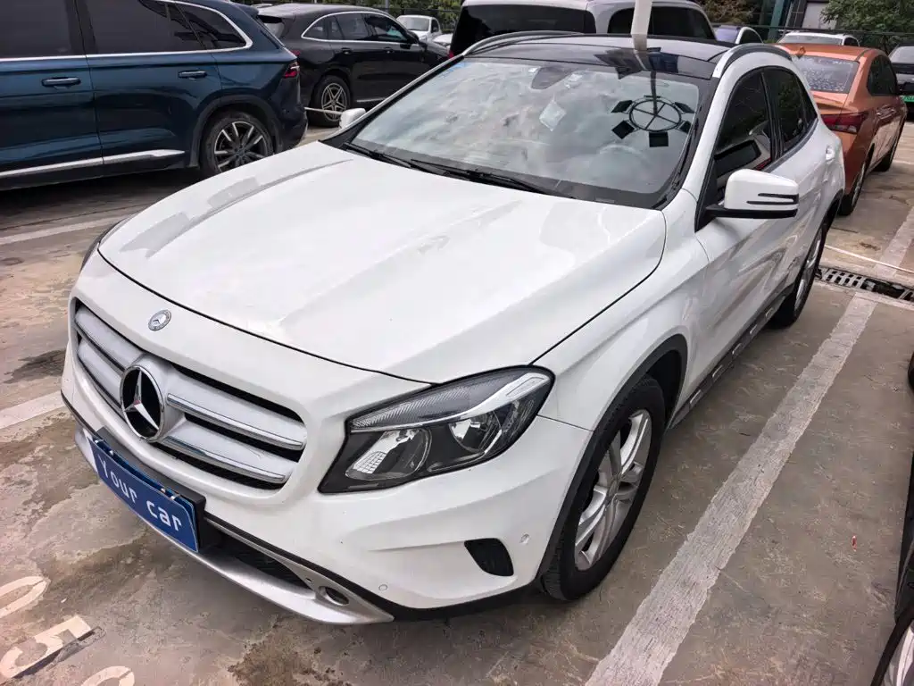 Mercedes-Benz GLA