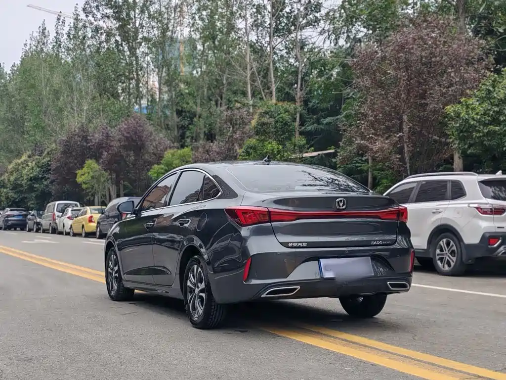 Changan Eado — миниатюра 5