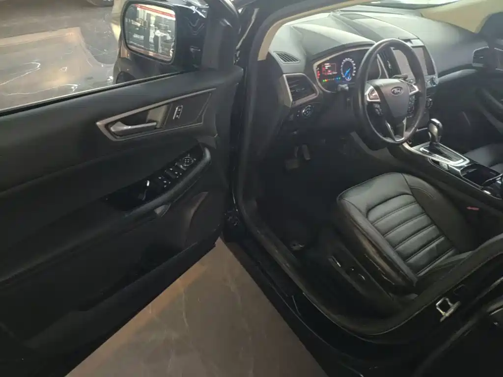 Ford Edge — миниатюра 16
