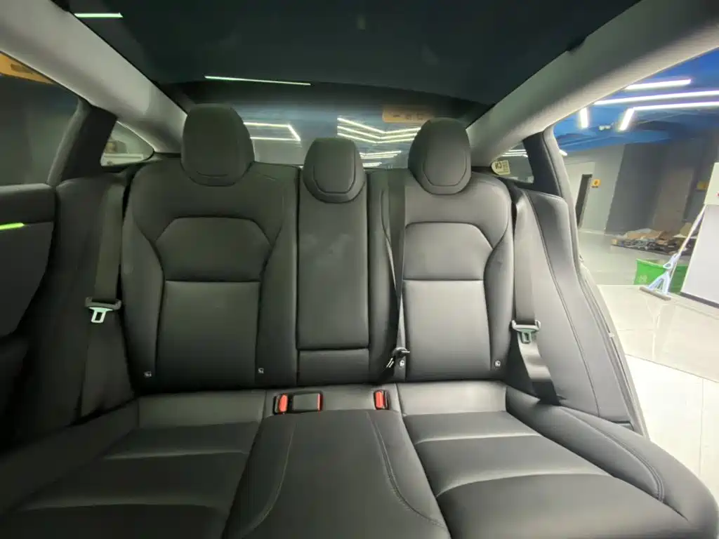 Tesla Model 3 — миниатюра 22