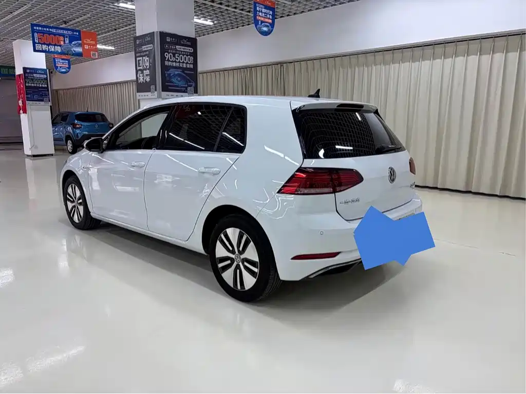 Volkswagen Golf EV — миниатюра 4