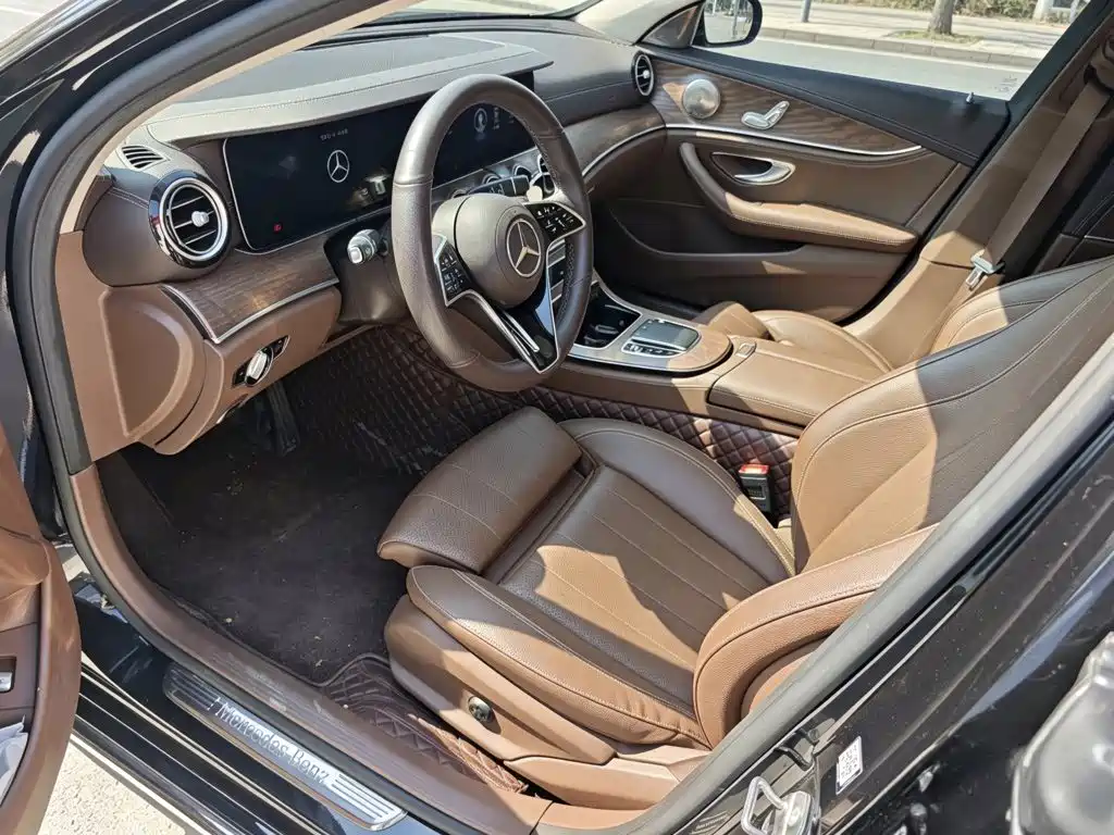 Mercedes-Benz E-Class — миниатюра 6