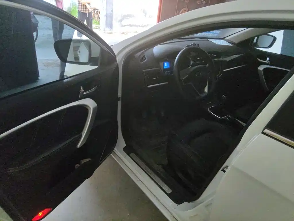Geely Emgrand — миниатюра 12