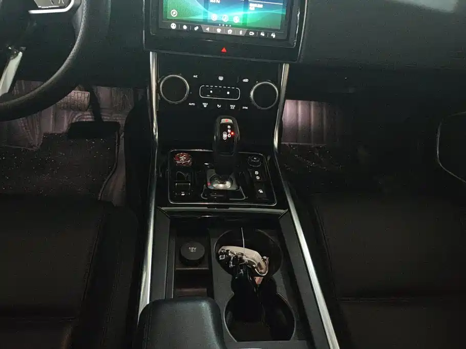 Jaguar XEL — миниатюра 16