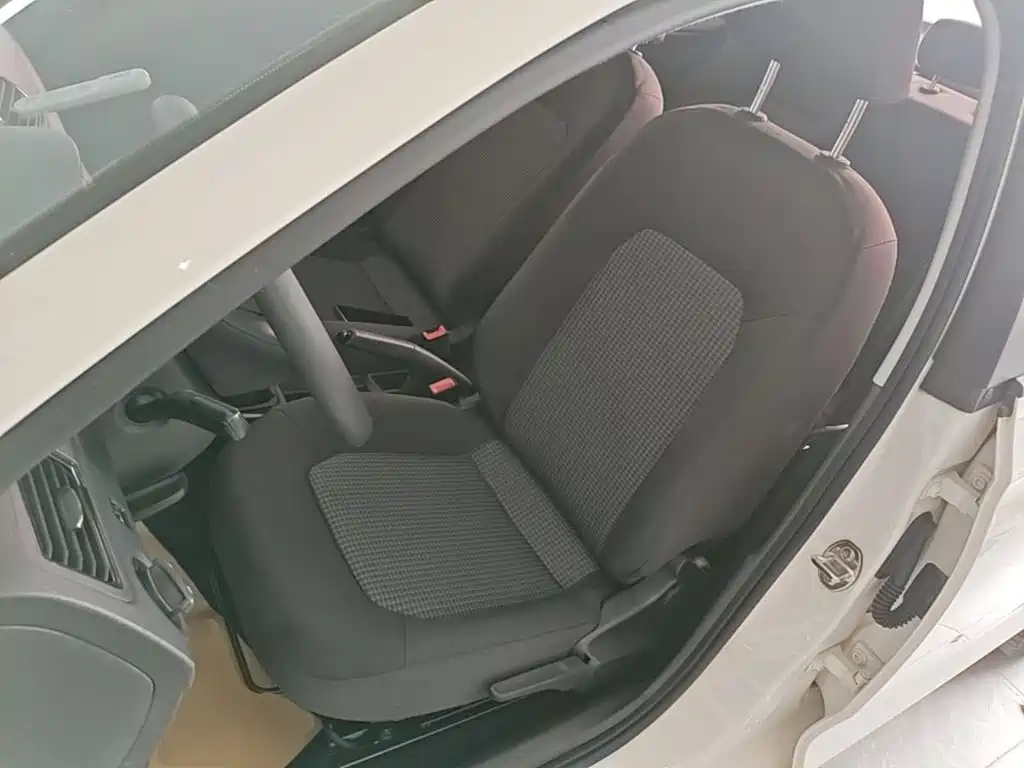 Volkswagen Santana — миниатюра 15