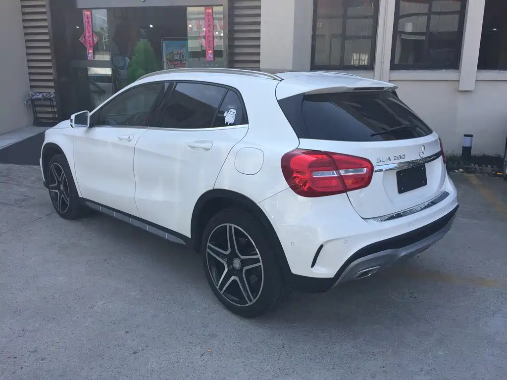 Mercedes-Benz GLA 2015 GLA 200 Fashion