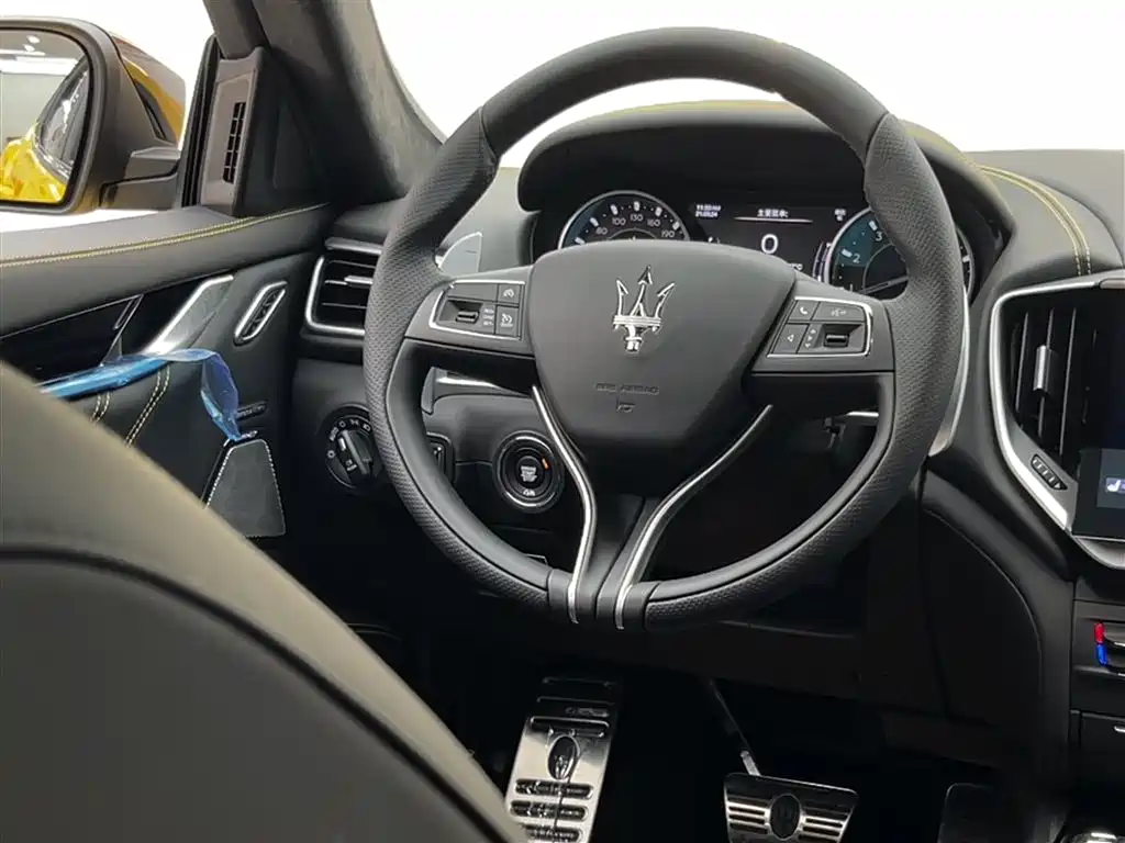 Maserati Ghibli 2022 — фото 40