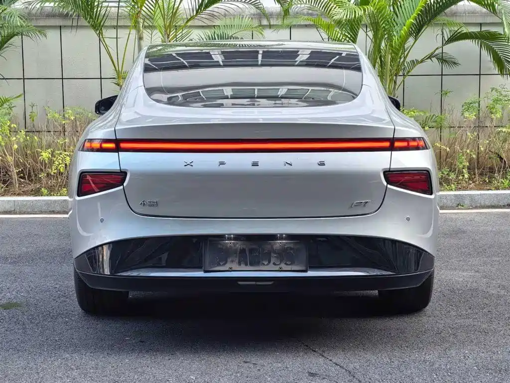 XPeng P7 — миниатюра 7