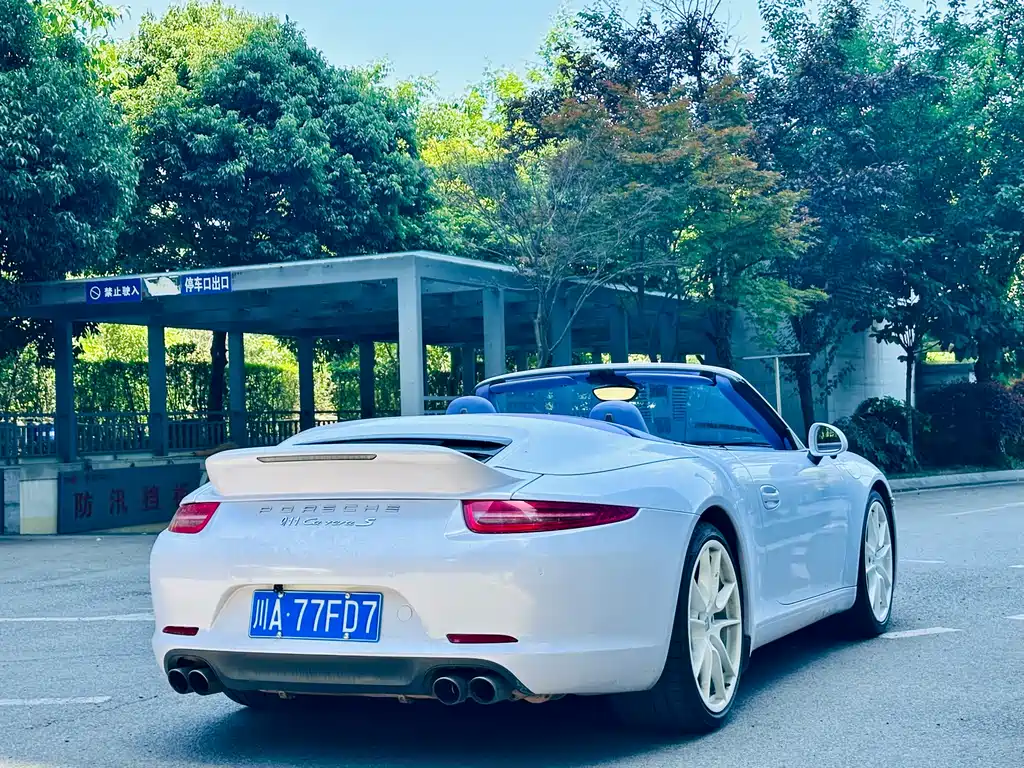 Porsche 911 2012 Carrera S 3.8L