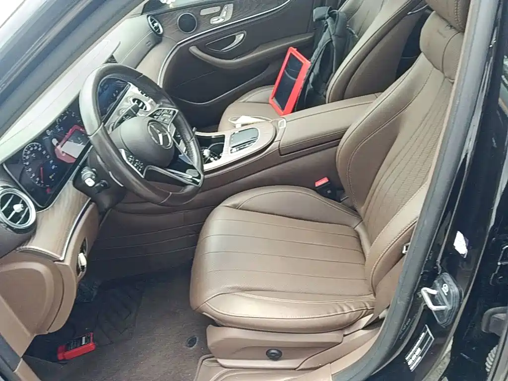 Mercedes-Benz E-Class — миниатюра 15