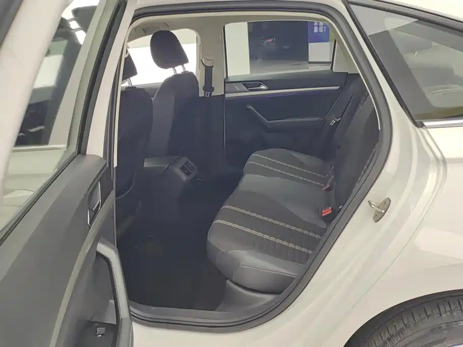 Volkswagen Lavida — миниатюра 11