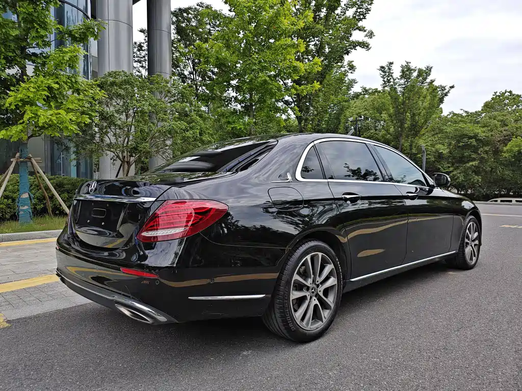 Mercedes-Benz E-Class E 2019 E 300 L Fashion