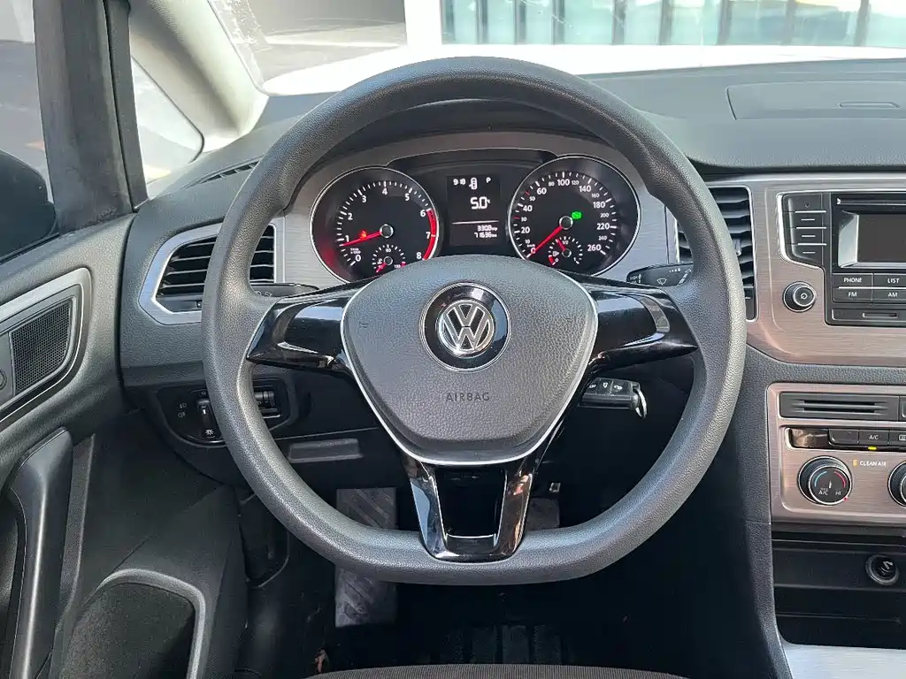 VOLKSWAGEN GOLF*JIAYU