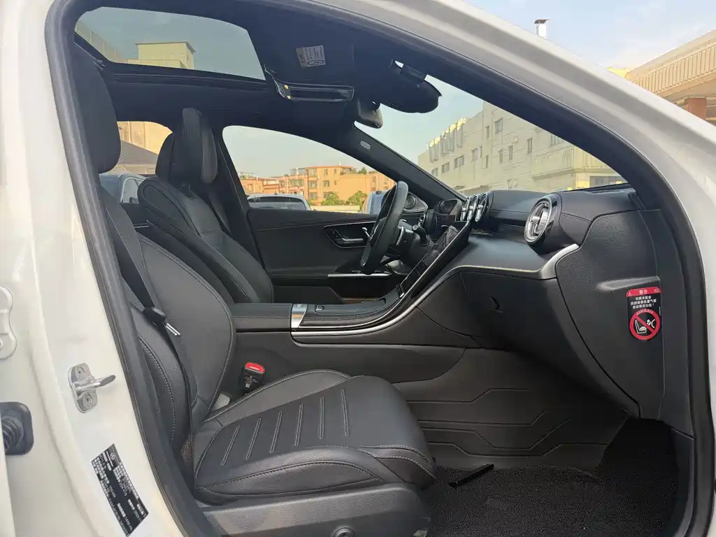 Mercedes-Benz C-Class — миниатюра 13