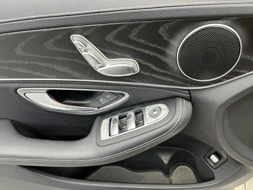 Mercedes-Benz C-Class — миниатюра 17